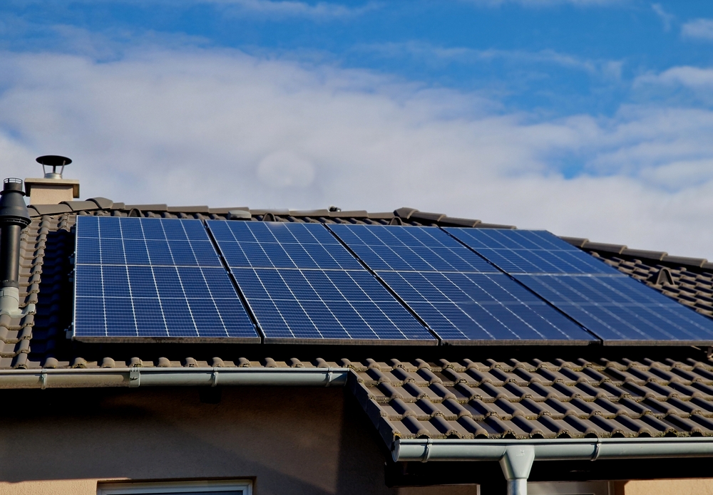 Install,solar,roof,and,power,your,home,with,a,fully